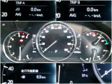 メーター内には、外気温・平均車速・平均燃費・瞬間燃費・走行可能距離のECO情報が表示できる機能があります!