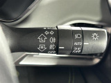 【オートライト(AUTO)】外の明るさをシステムが感知して、自動でヘッドライトが点灯します!ヘッドライトをつけ忘れを防ぐ便利機能です。