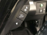 ステアリングスイッチ付き。前方から目を離すことなく操作することが可能です。