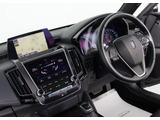使いやすさや安全性を追求したステアリング周り!高級車ゆえにスイッチ類が多いのも特徴ですね!考え尽くされた配置ですぐに使いこなす事が出来ますのでご安心下さい!是非、体感してみて下さい!!
