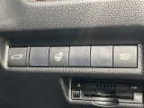 【パワーバックドア】スマートキーや運転席のボタンを押すだけでリアゲートが自動で開閉します!荷物を持っている時や、高い位置にあるバックドアを閉める際に便利な機能です♪