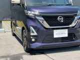 【LEDヘッドランプ】鮮やかな白色光で、クリアな視界を確保するLEDヘッドランプを装備しています。