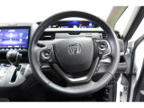 視認性の良いメーターで、運転中も情報がひと目で確認できて安心。見やすさにこだわったデザインで、毎日のドライブがもっと快適に