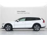 V60CCはあなたのアクティブなライフスタイルを支えるだけの存在ではありません。都市で過ごす日常から、果てしない好奇心に導かれる冒険の旅まで、あなたの人生のすべての瞬間を輝かせるためのパートナーです。