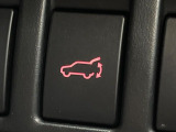 【パワーバックドア】スマートキーや運転席のボタンを押すだけでリアゲートが自動で開閉します!荷物を持っている時や、高い位置にあるバックドアを閉める際に便利な機能です♪