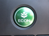ECONボタンで低燃費モードに☆☆☆ECONスイッチを上手に使ってエコドライブ♪♪環境にもお財布にも優しい装備です☆☆☆