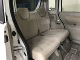 ゆとりある広々とした車内空間は、ドライブを始め買い物やレジャーなど、幅広く活躍します。一人でもみんなとでもお出かけを楽しみましょう!
