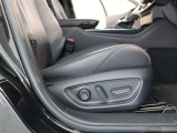 パワーシート搭載。微妙な調整が手軽にでき、ピッタリなポジションで運転することが可能です。