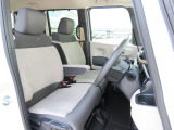 運転席の高さを変更できるので、体格に合わせた位置で運転できます!