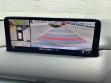 狭い場所での駐車やすれ違いなどでより的確な運転操作に役立つ360&deg;ビューモニターが装備されています。
