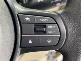 Hondaセンシングの機能のひとつ、アダプティブクルーズコントロール付!アクセルから足を離しても設定したスピードと前車との車間を保ち走行してくれます!車線維持もアシスト☆高速道路で疲労軽減ですね☆