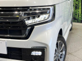 【シーケンシャルターンランプ付きLEDヘッドライト】人気の『流れるウィンカー』付きのLEDヘッドライトを装備♪高級感はもちろん、点灯時は存在感たっぷりで他車からも認識されやすく安心です。