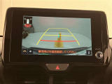 【バックカメラ】あると便利なバックカメラ装備!駐車時に後方がリアルタイム映像で確認できます。立体駐車場や夜間の車庫入れ時に大活躍!運転スキルに関わらず、今や必須となった装備ですね♪