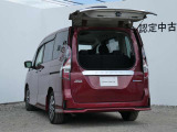 荷室へアクセスしやすいガラスハッチ!リアゲートを開けなくても荷室に手が届きます。