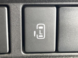 【パワースライドドア】スマートキーや運転席のスイッチでスライドドアの開閉が可能♪電動だから力を入れてドアを開ける必要が無く、小さいお子様でも、重い荷物を持っている時もラクに開け閉めできます♪