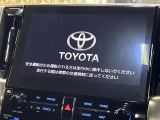 【JBLサウンドシステム】メーカーオプションの高品位サウンドシステムを搭載。専用のチューニングが施された大小様々なスピーカーから良質なサウンドが奏でられ、臨場感あふれる音響空間を演出します。