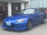 AP1型からさらに進化を遂げた後期型として、サスペンションの最適化と各部ボディ剛性の強化が施されています。路面を正確に捉えるしなやかな走りと、FRスポーツらしい素直な挙動がドライバーを魅了します。
