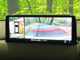 【360&deg;ビューモニター】専用のカメラにより、上から見下ろしたような視点で360度クルマの周囲を確認することができます☆死角部分も確認しやすく、狭い場所での切り返しや駐車もスムーズに行えます。