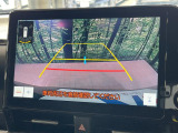 【バックカメラ】駐車時に後方がリアルタイム映像で確認できます。大型商業施設や立体駐車場での駐車時や、夜間のバック時に大活躍!運転スキルに関わらず、今や必須となった装備のひとつです!