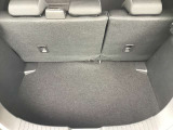 トランクルーム!後ろのシートは片方ずつ倒せます。乗る人や積む荷物に応じてアレンジが可能ですので多彩に使えてとても便利です。
