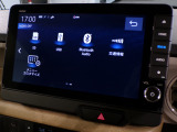CD、DVD、Bluetooth、AM、FM、AUX、スマートフォン接続ができます。