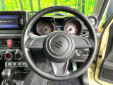 インテリアに合わせたデザインのステアリングは、運転される方のことも考え、運転しやすい形状、大きさです。是非一度、実際に触ってお確かめください。