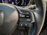 【ステアリングスイッチ】運転中に視線を前に向けたまま操作できます。