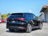 【CX-60】ドライビングエンターテインメントSUV。走ることの感動が感じられるクルマを目指し、五感で感じるクルマとの一体感と、心に響くエンジンサウンドと変速のリズムをつくり込みました。