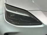 LEDヘッドライトは、点灯の瞬間から最大光量を発揮し、突然暗くなるトンネルなどでの安定感を高めます。