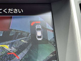 前後ソナーで障害物を検知して踏み間違いを防止!