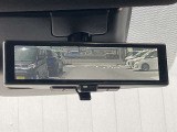 インテイリジェントスマートルームミラーを装備しておりますので、後席の荷物・後席者を気にすることなく、後続車等の確認をすることができます。