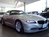 BMW在庫保有台数常時100台以上!ご来店の際はBMW本店(厚木市下荻野140-1)にご来店ください!弊社自慢の全天候型ショールーム!BMW在庫保有台数常時100台以上ございます!