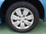 195-65-15タイヤとスチールホイールです