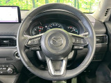 【純正革巻きステアリング】上質な革を使用することで、手にしっかり馴染みとても運転しやすいハンドルです♪