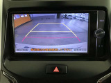 バックガイドモニターで、後方を確認しながら安心して駐車することができます。運転初心者も熟練者も必須の機能ですよ!