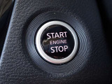 【プッシュスタート】キーが車内にあれば、エンジンの始動・停止はブレーキを踏んでスイッチを押すだけ!キーを取り出す手間を省き、ワンプッシュで操作するので簡単でスムーズ!