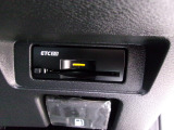 ETC付。高速道路の料金所はキャッシュレスで通過です。サービスエリア等にあるスマートインターの出入りも利用可能でとっても便利。ご納車後すぐにお使い頂けるようセットアップしてのお渡しとなります。