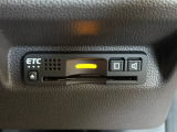 有料道路のレーン通過に便利なETC車載器を装着しています。ご利用にはセットアップが必要となります。