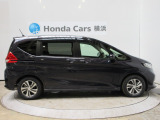 全長426cm、幅169cm、高さ171cmのお車になります。