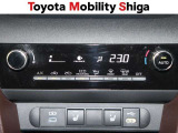 お好み温度に設定すると自動で調整してくれるオ-トエアコン装着車です。