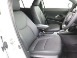 運転席・助手席です!まだまだ新しいお車ですので非常にきれいな状態です!