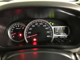 とっても見やすいメーターです。夜間時はラグジュアリーな気分にさせてくれる照明が魅力ですので、夜のドライブも楽しみになりますよ♪