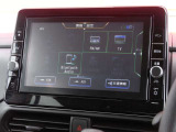 ナビゲーション+AV 2画面表示(デュアルウィンドウ)、TV、FM/AM、Bluetooth Audio、SDカード、DVD再生、 CD録音/再生、ハンズフリーフォン、スマホ、Nissan Connectサービス対応の高性能9インチ大型ナビです。