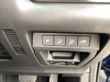 運転席はふたつのメモリー機能があり便利です。