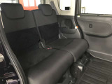 ゆとりある広々とした車内空間は、ドライブを始め買い物やレジャーなど、幅広く活躍します。一人でもみんなとでもお出かけを楽しみましょう!