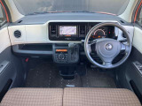 前席内装の全体像です。是非実車をご覧にお越し頂き実際にお座りください。