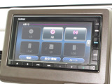ナビゲーションは純正メモリーナビ(VXM-235Ci)を装着しております。AM、FM、CD、Bluetoothがご使用いただけます。初めて訪れた場所でも安心ですね!