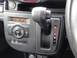 弊社保証では納車日から走行距離無制限で、消耗品を除く全ての部品を1年間保証します。(福祉車両に関して架装装置は保証対象外となります)(外国産車は距離5,000kmまで半年間)