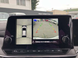 アラウンドビューモニター 駐車場での車庫入れや狭い道路での走行にカメラで確認が出来るので安心です。