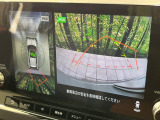 【マルチアラウンドモニター】専用のカメラにより、上から見下ろしたような視点で360度クルマの周囲を確認することができます☆死角部分も確認しやすく、狭い場所での切り返しや駐車もスムーズに行えます。